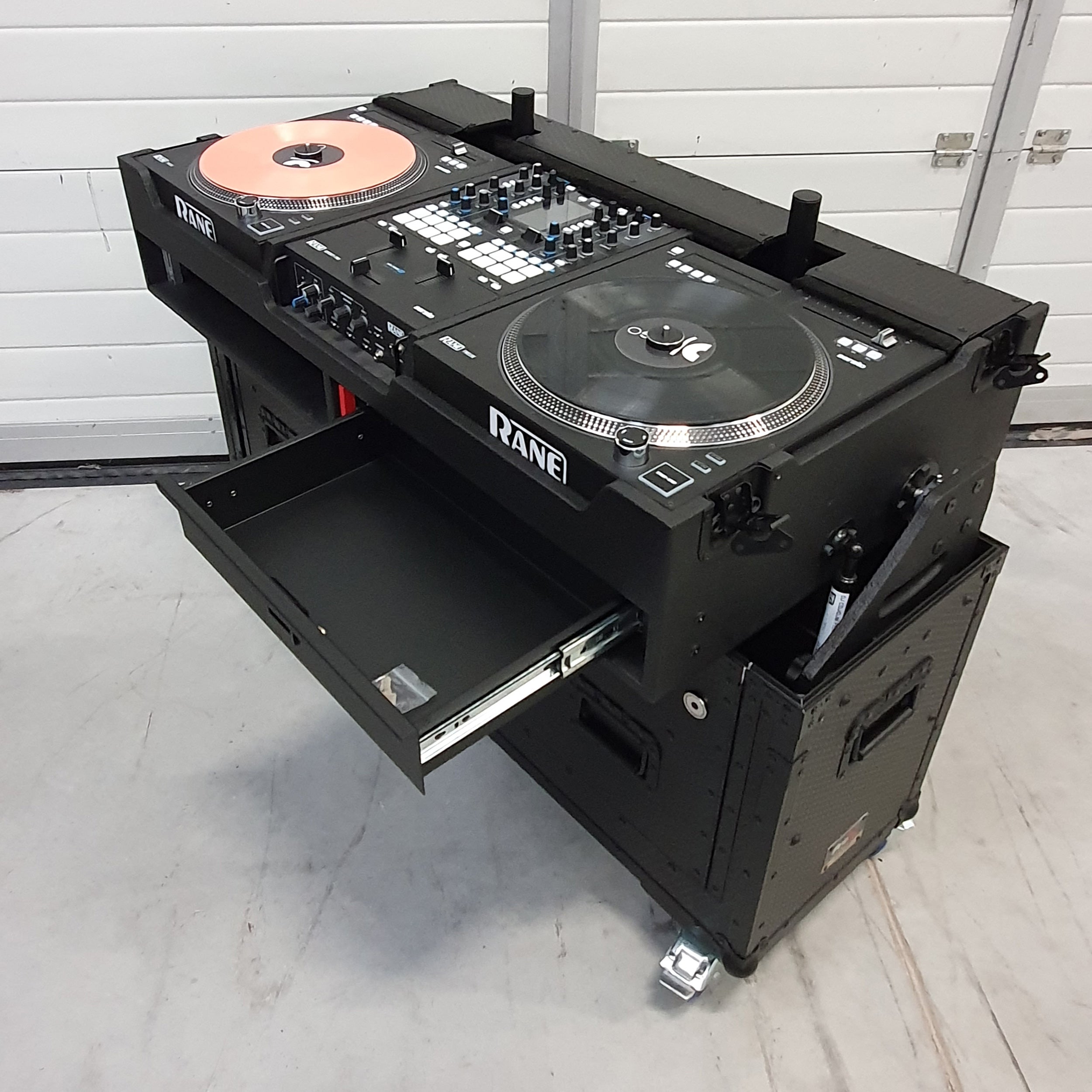Pro X Flip-Ready Easy Retracting Hydraulic Lift Case for RANE Twelve Seventy and Seventy Two MKII Series , with Two Laptop Arms XZF-RANE1272
